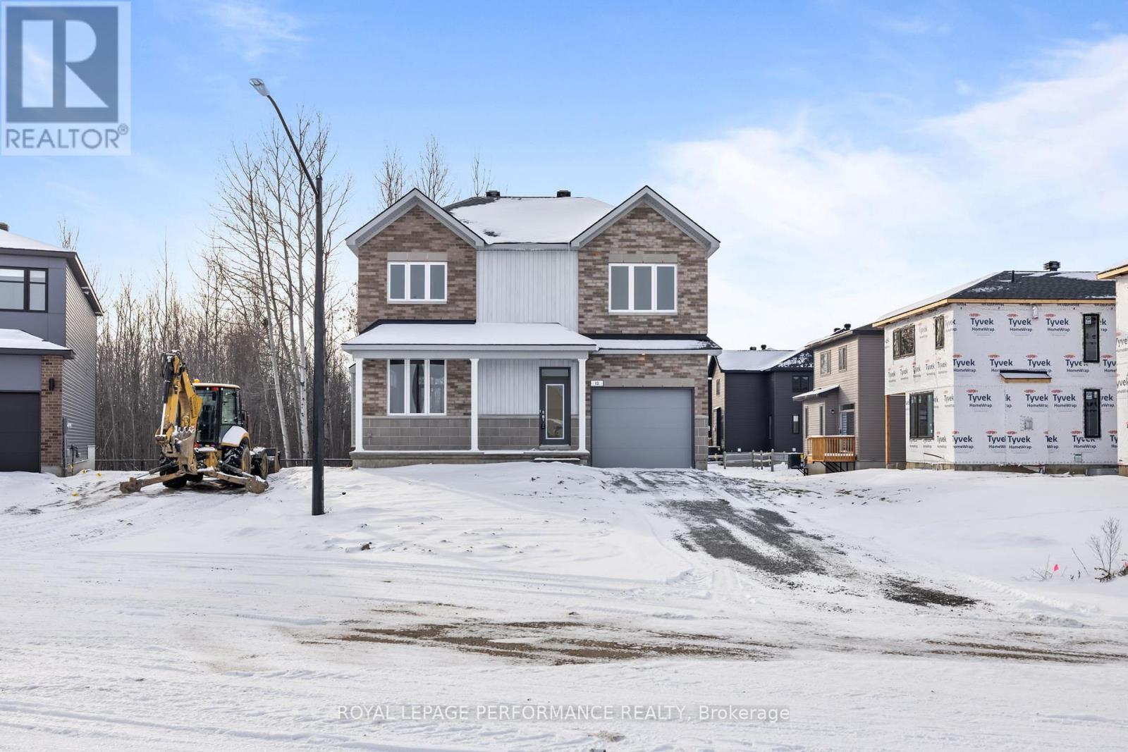 10 Academie Street, Russell, ON - Outdoor With Facade