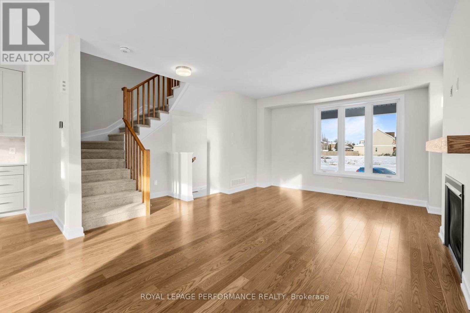 10 Academie Street, Russell, ON - Indoor With Fireplace