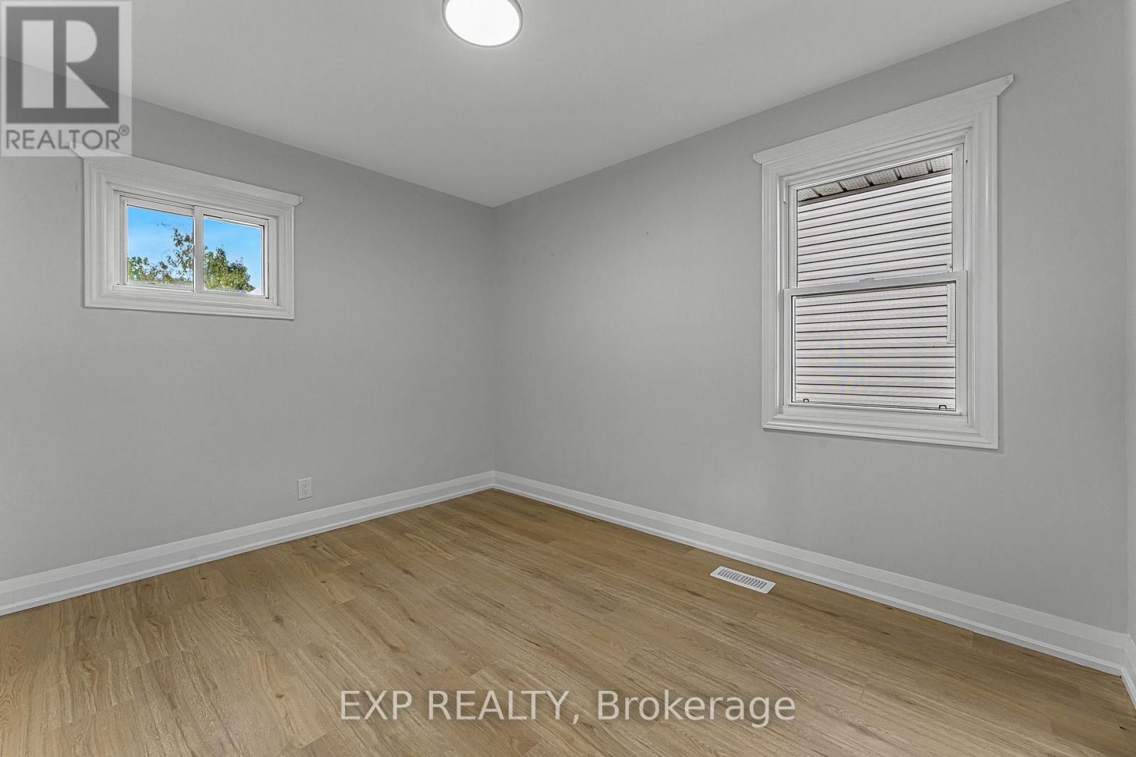 237 Adair Avenue N, Hamilton, ON - Indoor Photo Showing Other Room