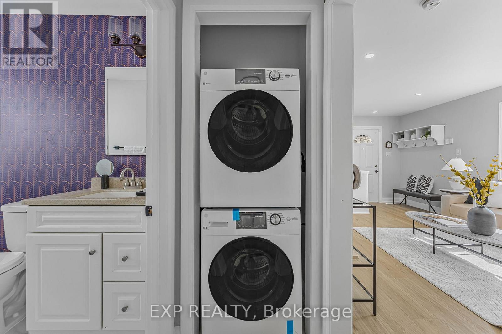 237 Adair Avenue N, Hamilton, ON - Indoor Photo Showing Laundry Room
