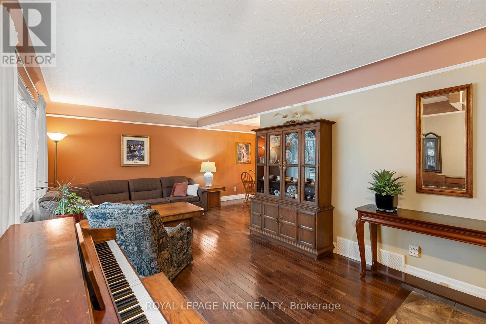 26 Southdale Drive, St. Catharines (Vine/Linwell), ON - Indoor