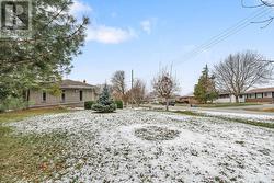 Lots of side yard -