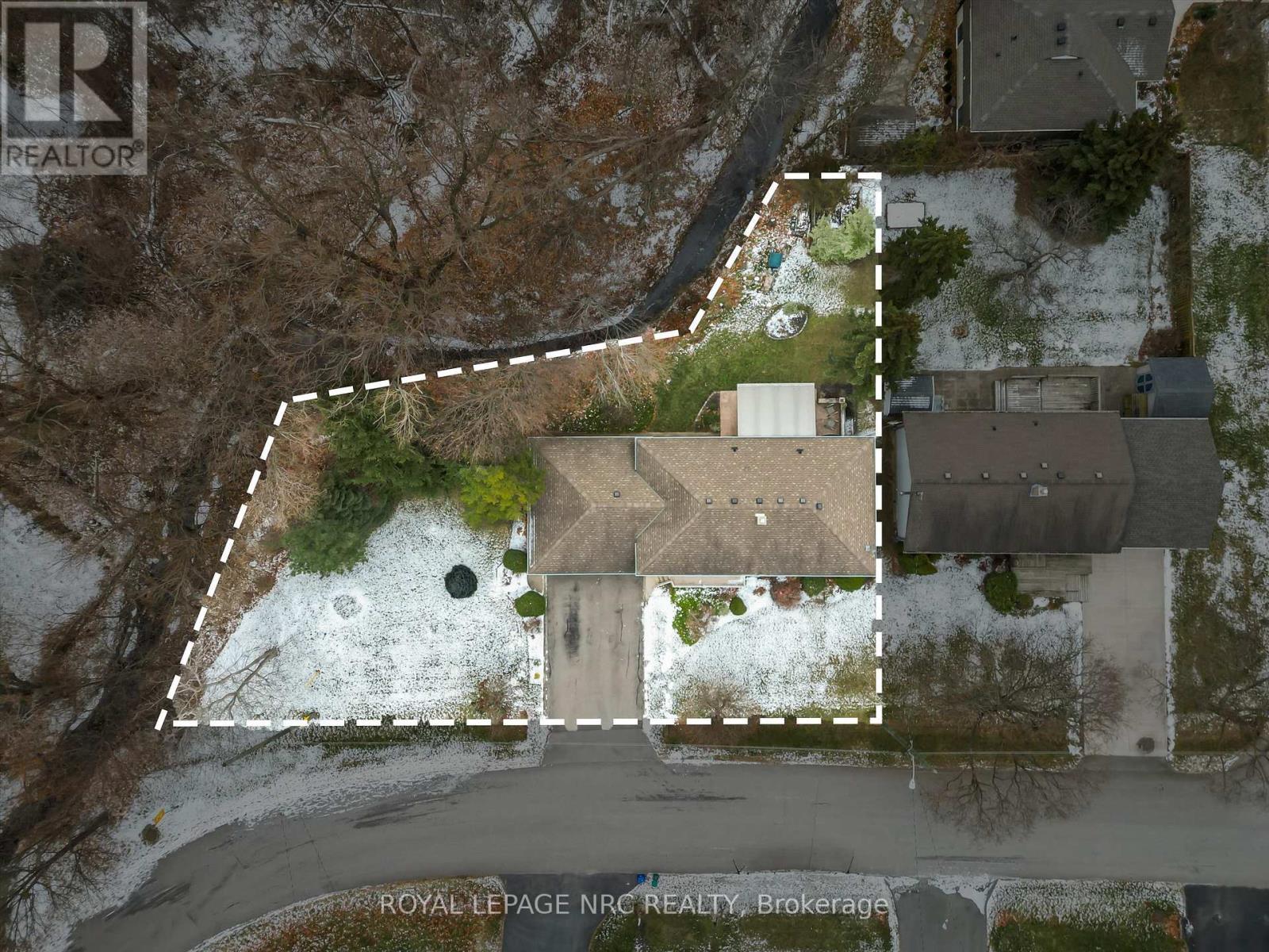 approximate drawing of the lot - not to scale - 26 Southdale Drive, St. Catharines (Vine/Linwell), ON -