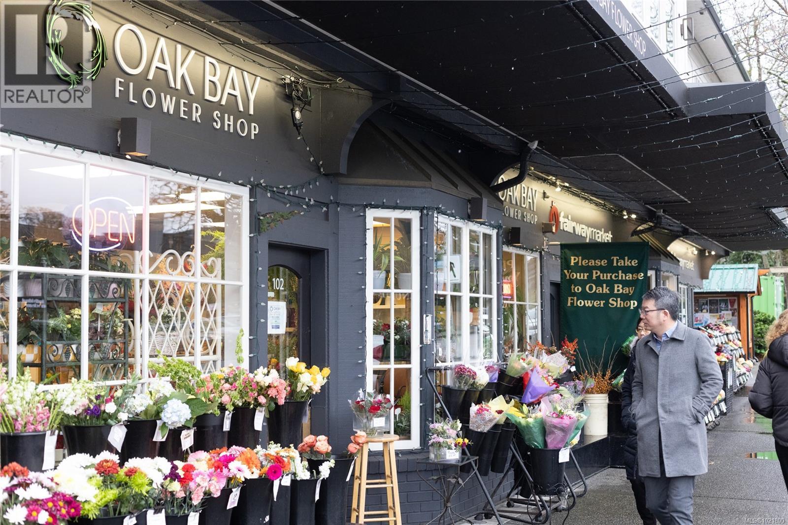 102 2187 Oak Bay Ave, Oak Bay, BC