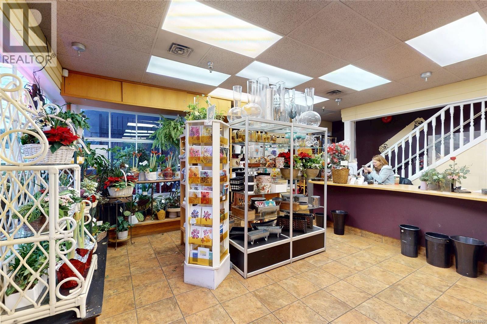 102 2187 Oak Bay Ave, Oak Bay, BC