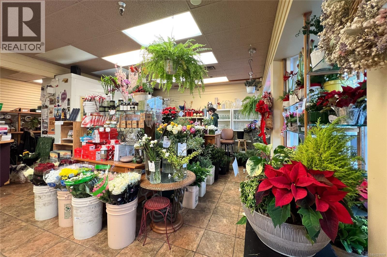 102 2187 Oak Bay Ave, Oak Bay, BC