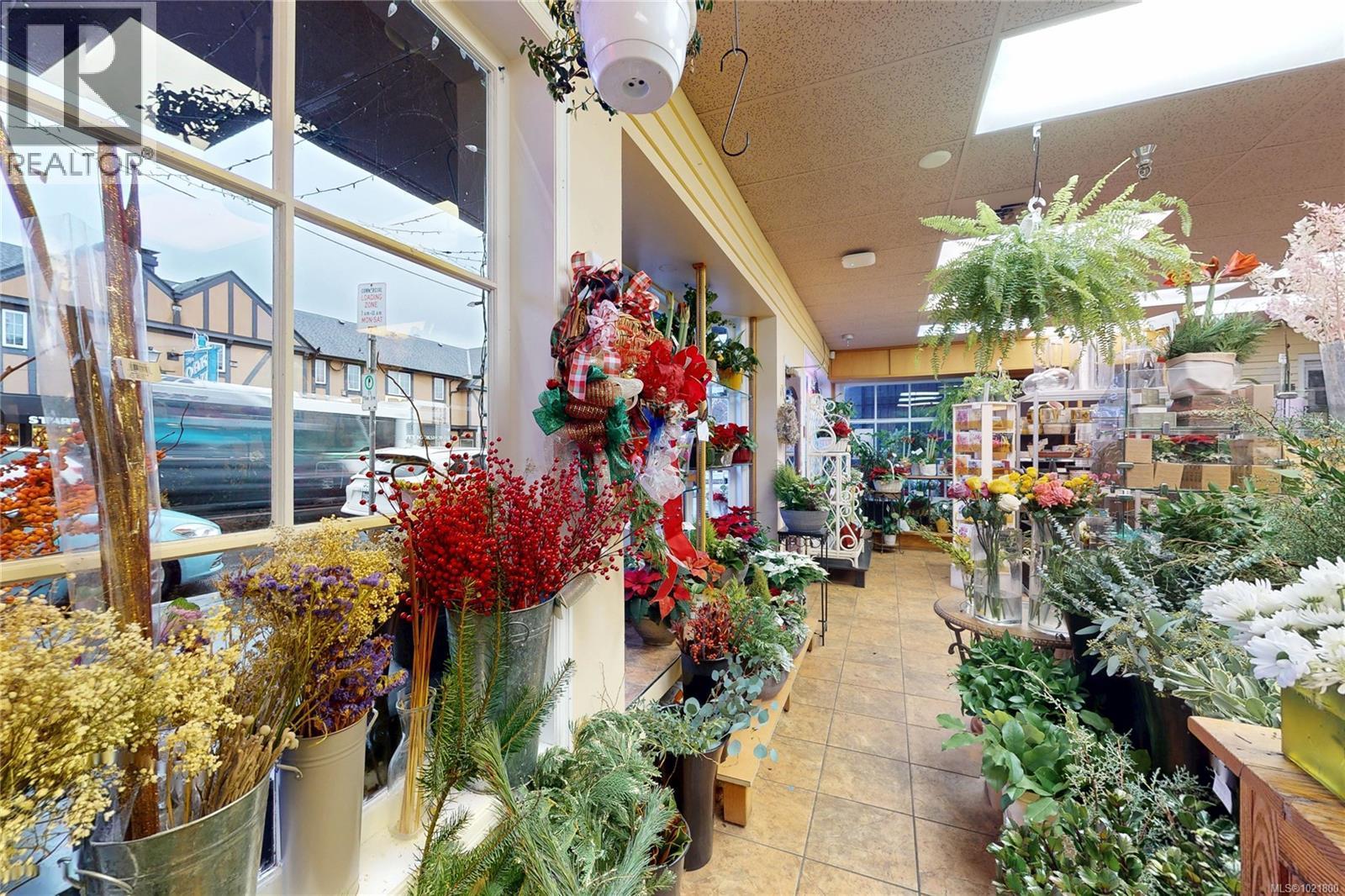 102 2187 Oak Bay Ave, Oak Bay, BC