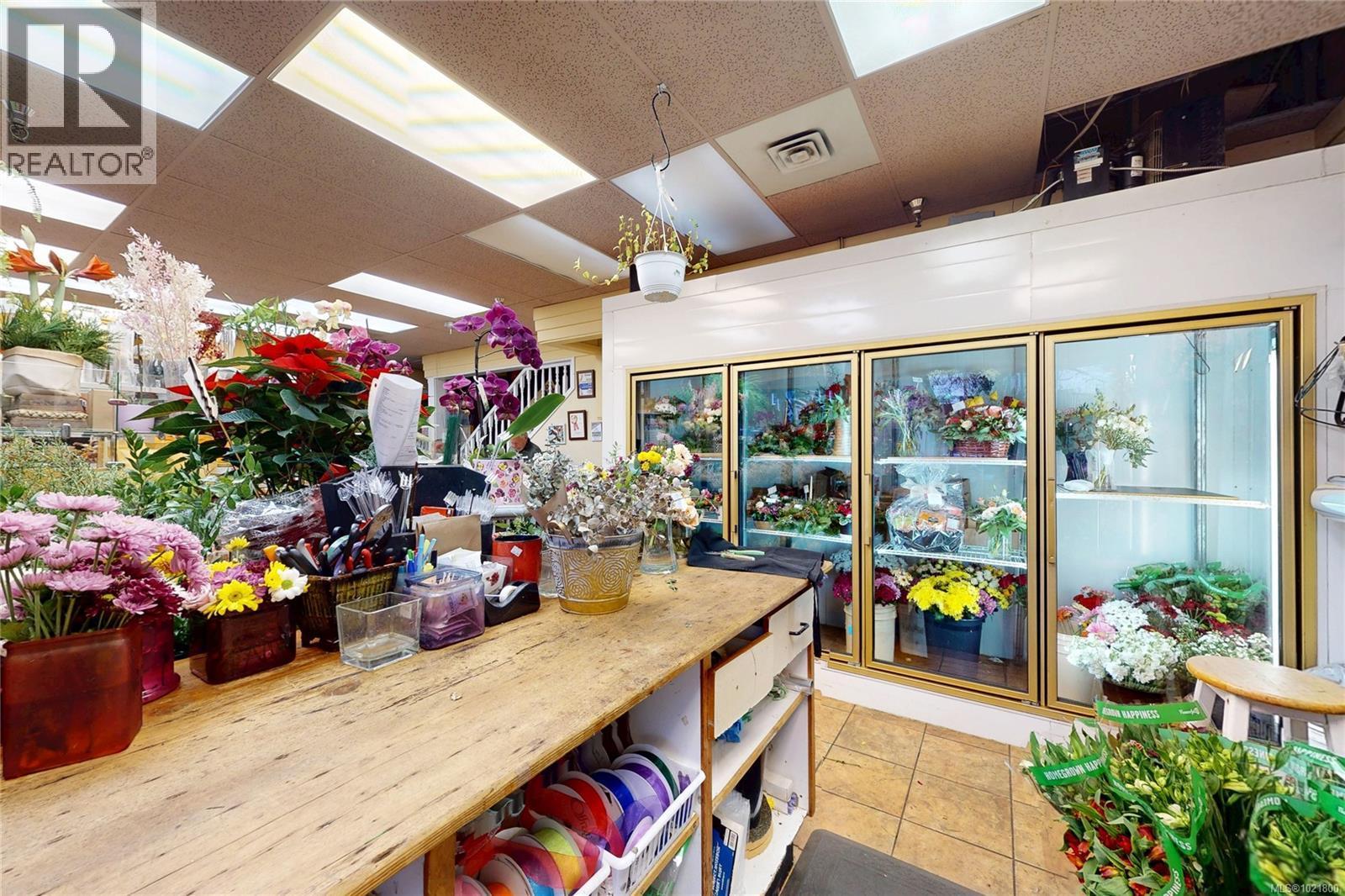 102 2187 Oak Bay Ave, Oak Bay, BC