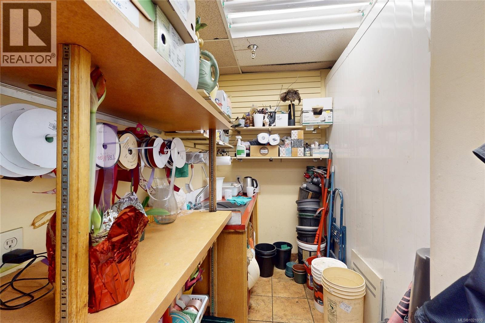 102 2187 Oak Bay Ave, Oak Bay, BC