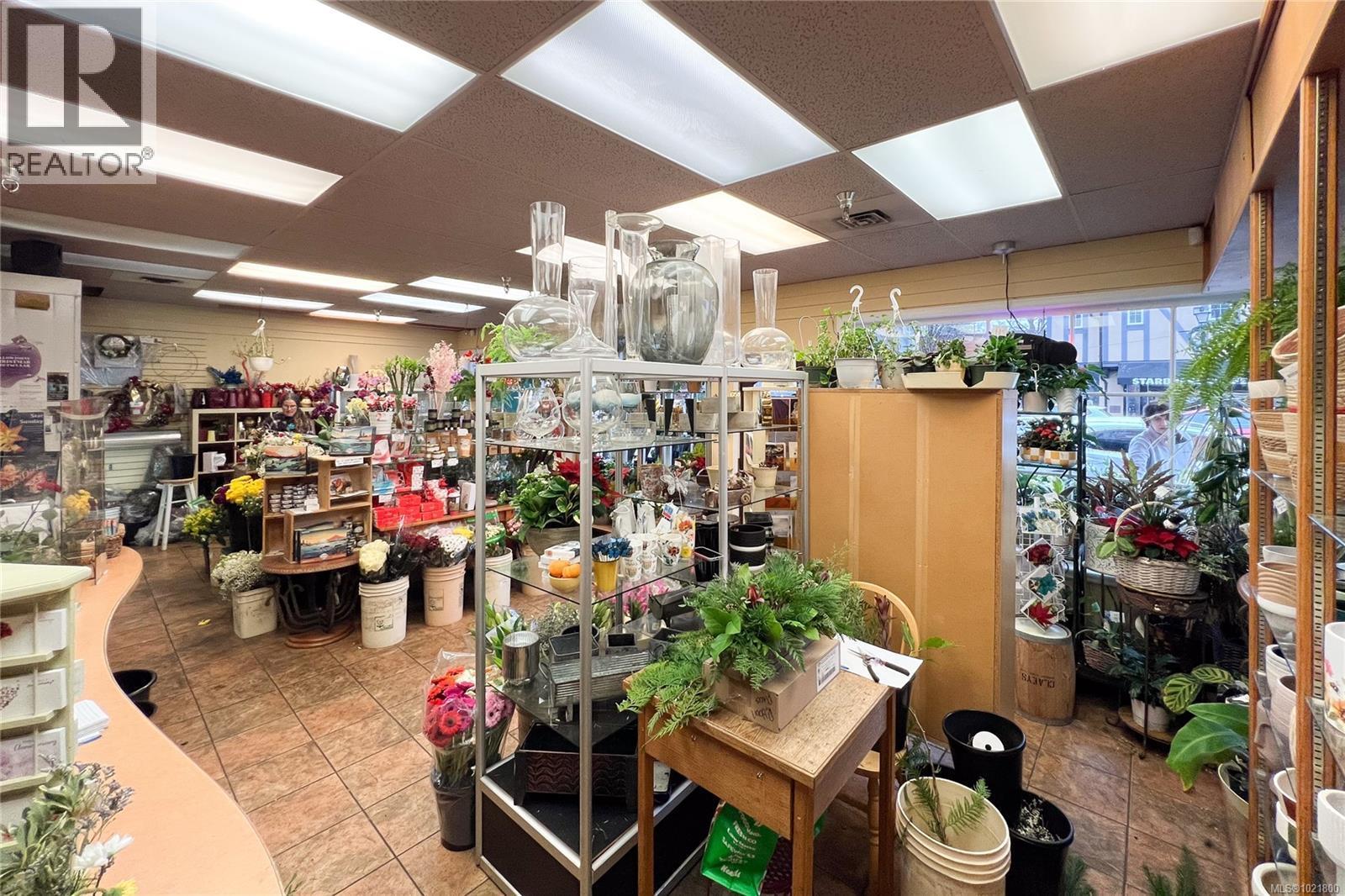 102 2187 Oak Bay Ave, Oak Bay, BC