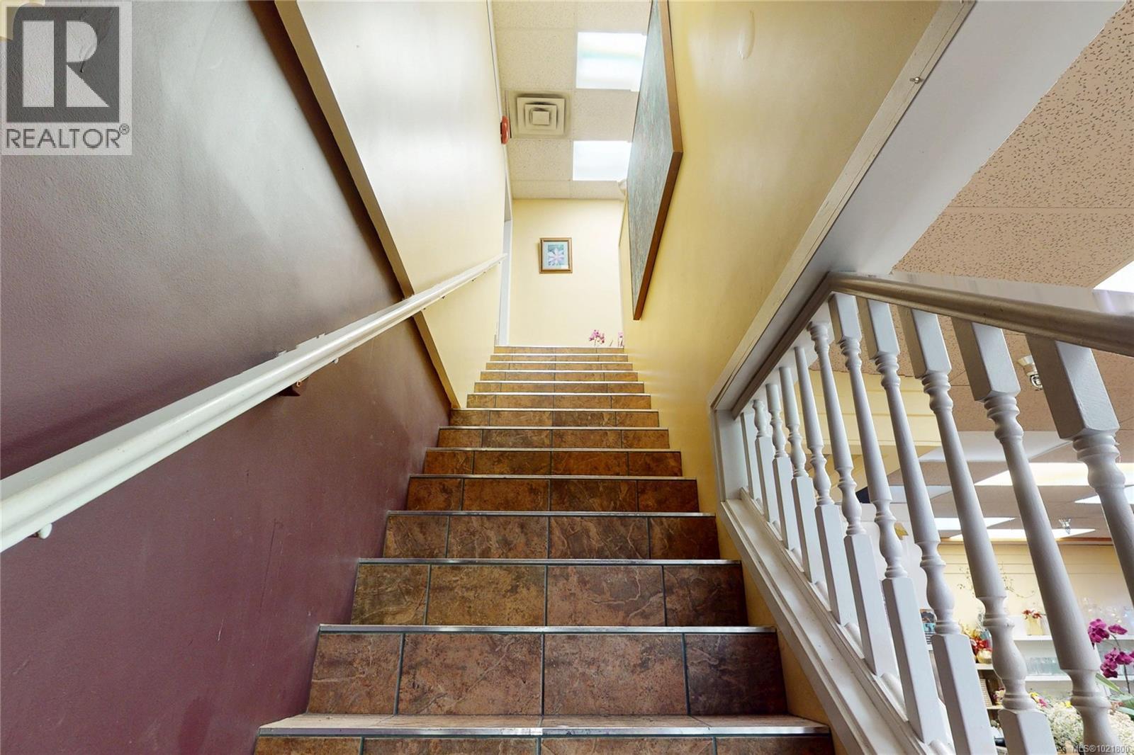 102 2187 Oak Bay Ave, Oak Bay, BC