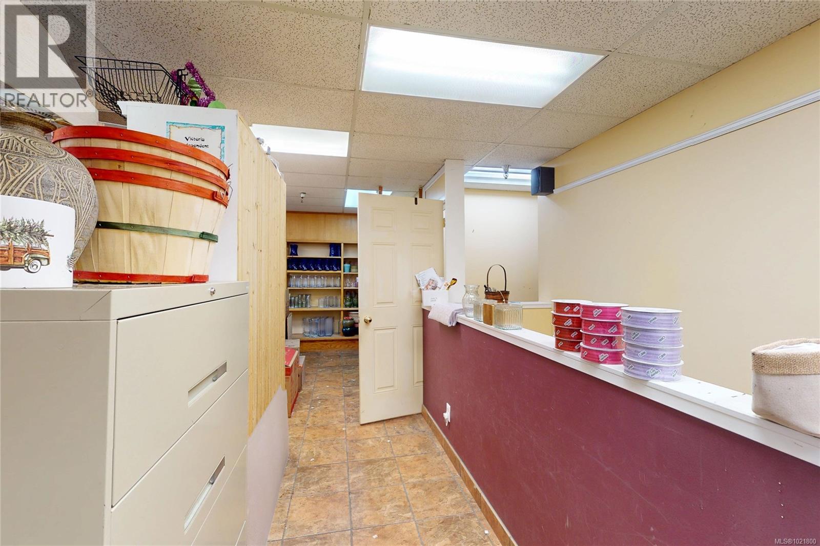 102 2187 Oak Bay Ave, Oak Bay, BC