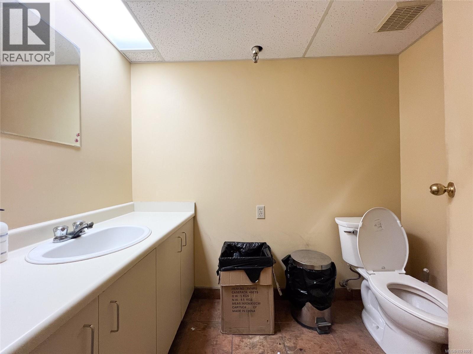 102 2187 Oak Bay Ave, Oak Bay, BC