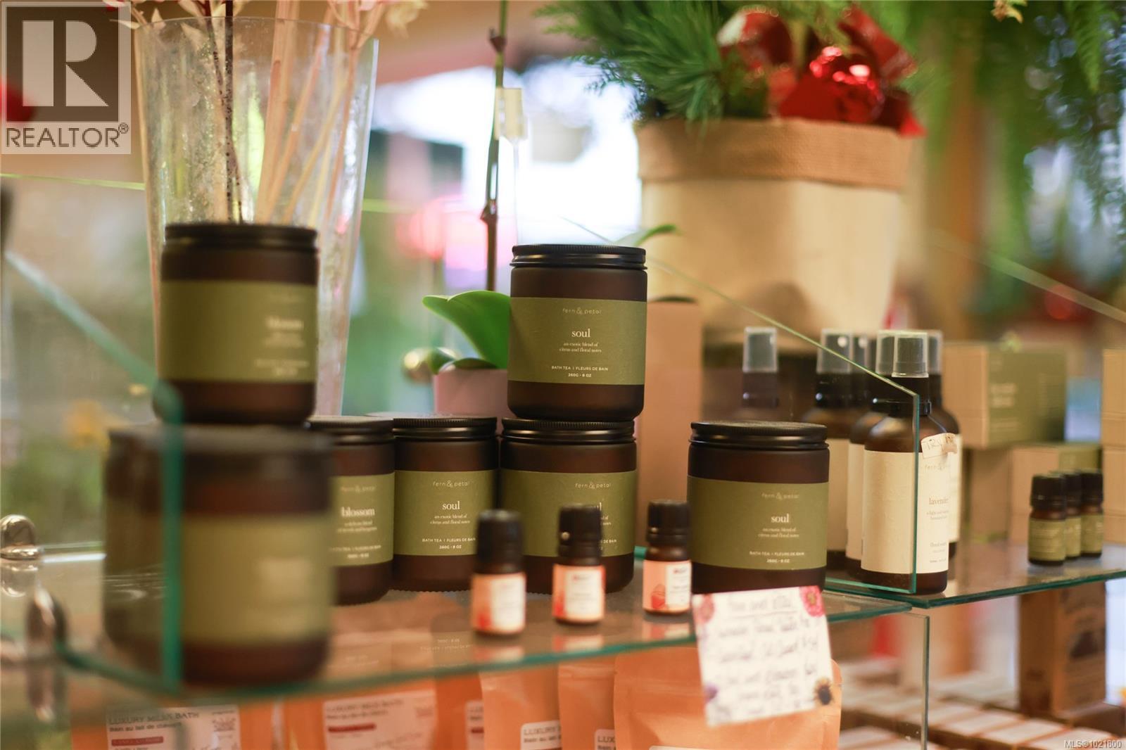 102 2187 Oak Bay Ave, Oak Bay, BC