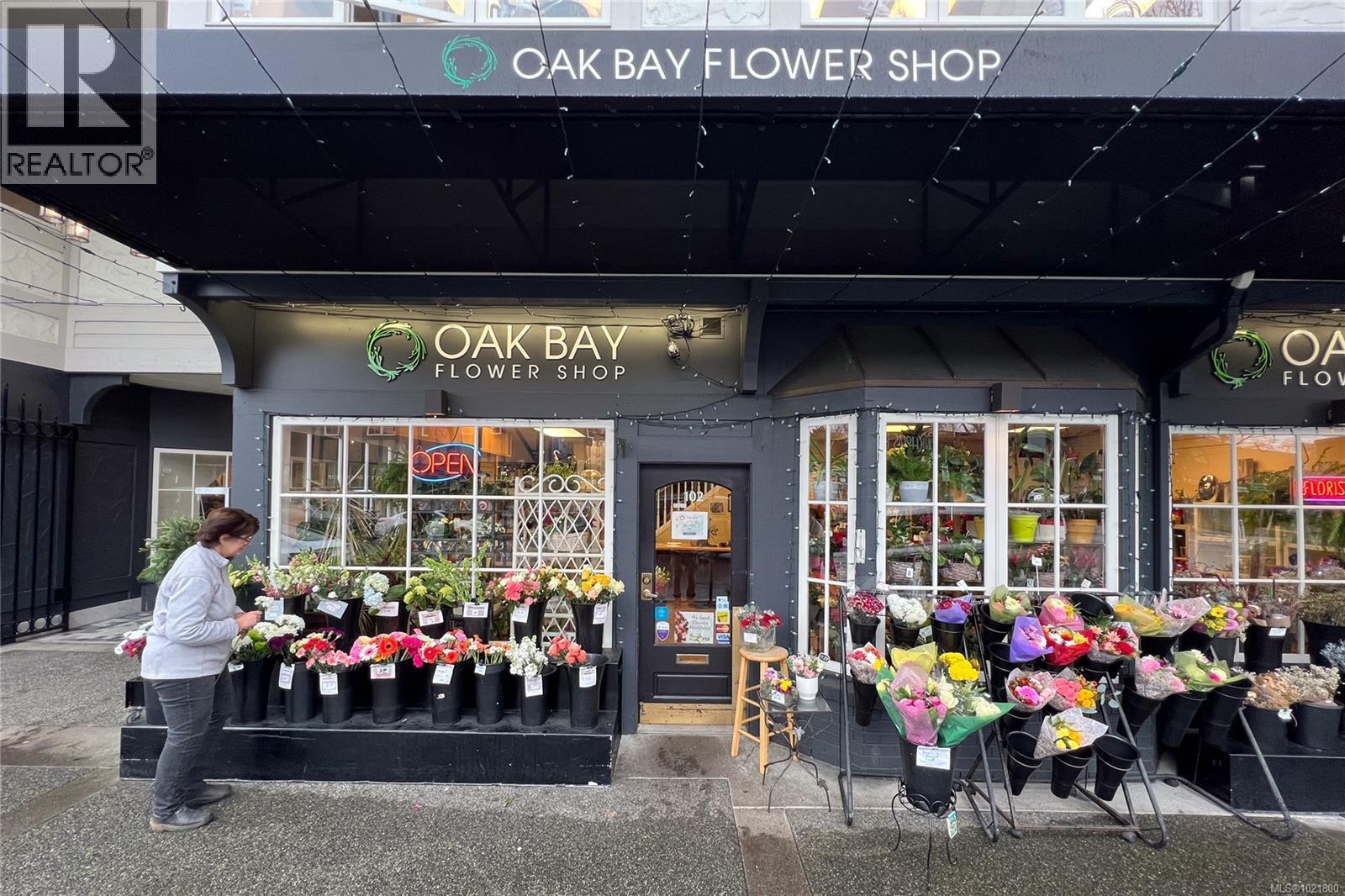 102 2187 Oak Bay Ave, Oak Bay, BC