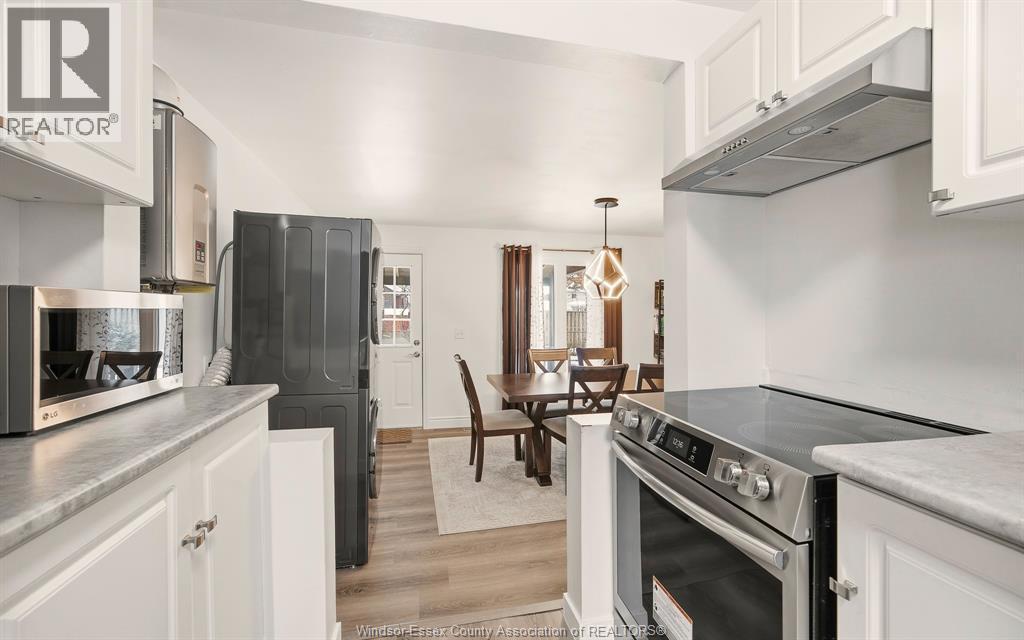 1125 Lena Avenue, Windsor, ON - Indoor Photo Showing Kitchen