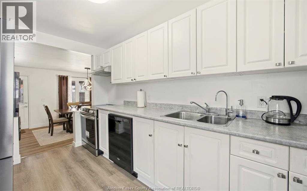1125 Lena Avenue, Windsor, ON - Indoor Photo Showing Kitchen With Double Sink