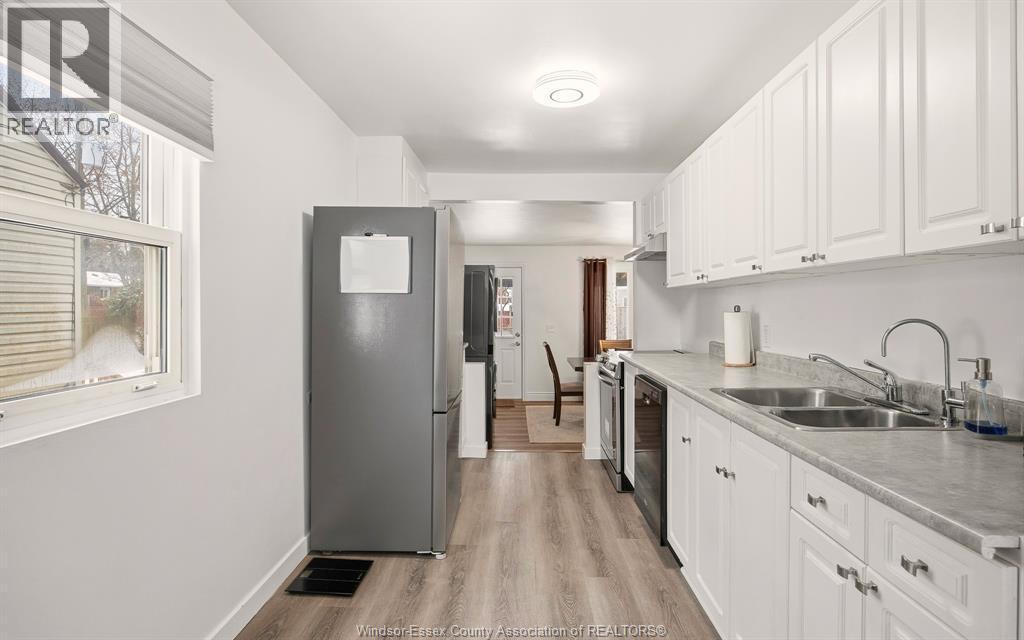1125 Lena Avenue, Windsor, ON - Indoor Photo Showing Kitchen With Double Sink