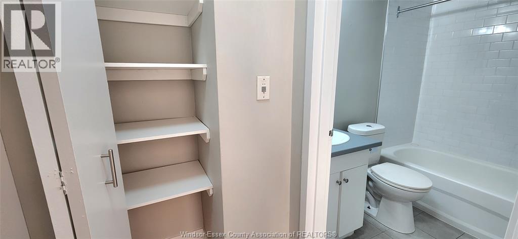 3900 Wyandotte Street East Unit# 224, Windsor, ON - Indoor Photo Showing Bathroom