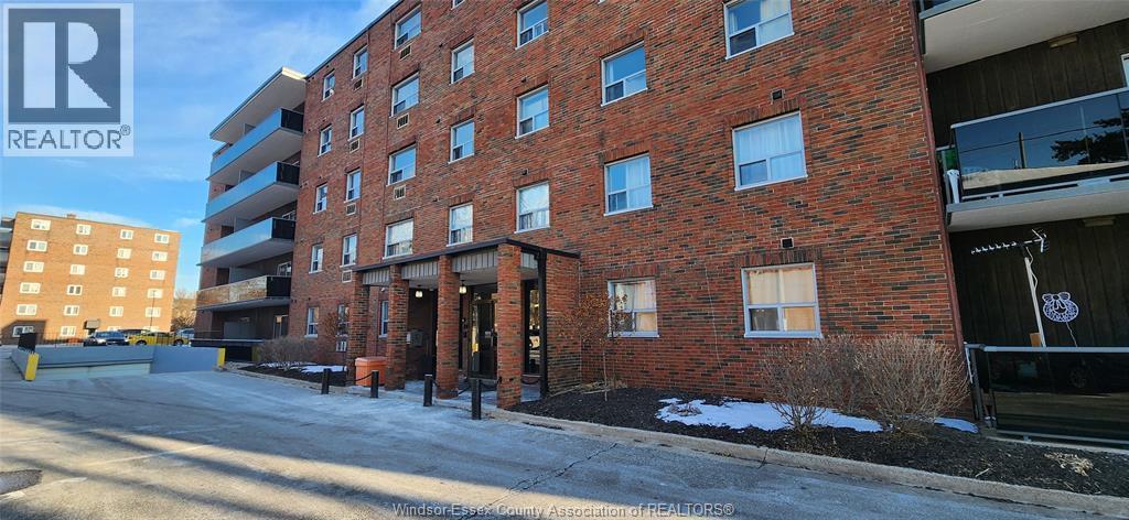3900 Wyandotte Street East Unit# 224, Windsor, ON - Outdoor With Exterior