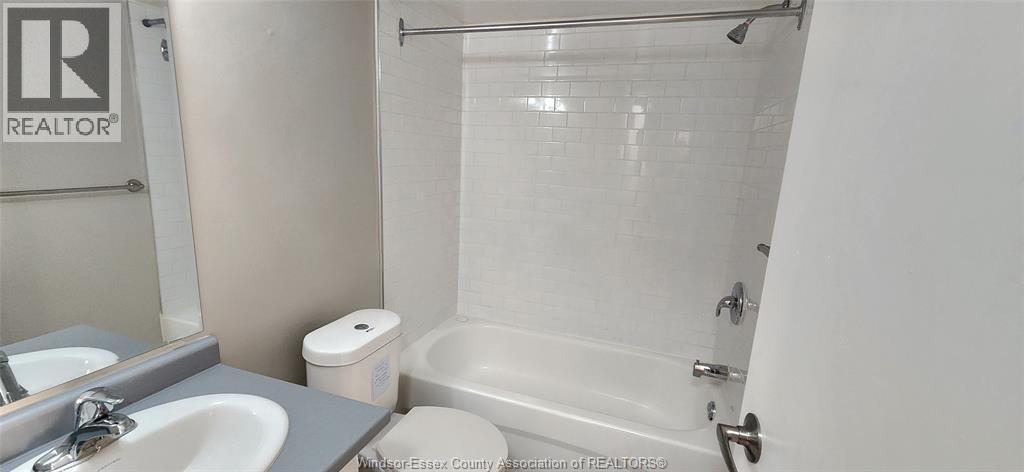 3900 Wyandotte Street East Unit# 224, Windsor, ON - Indoor Photo Showing Bathroom