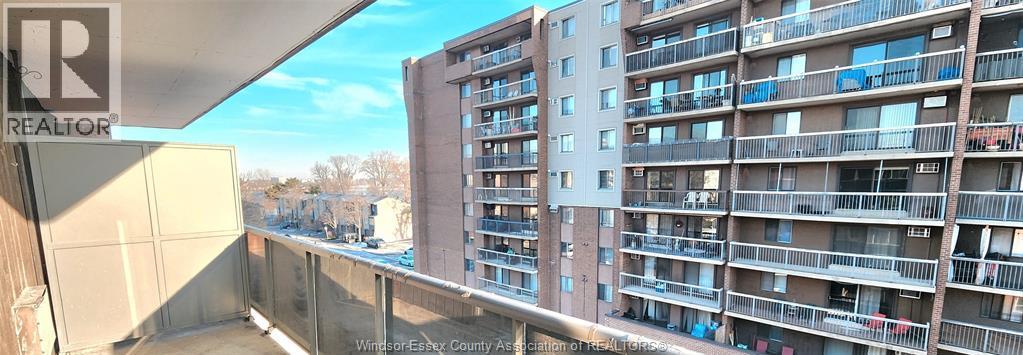 3900 Wyandotte Street East Unit# 515, Windsor, ON - Outdoor With Balcony
