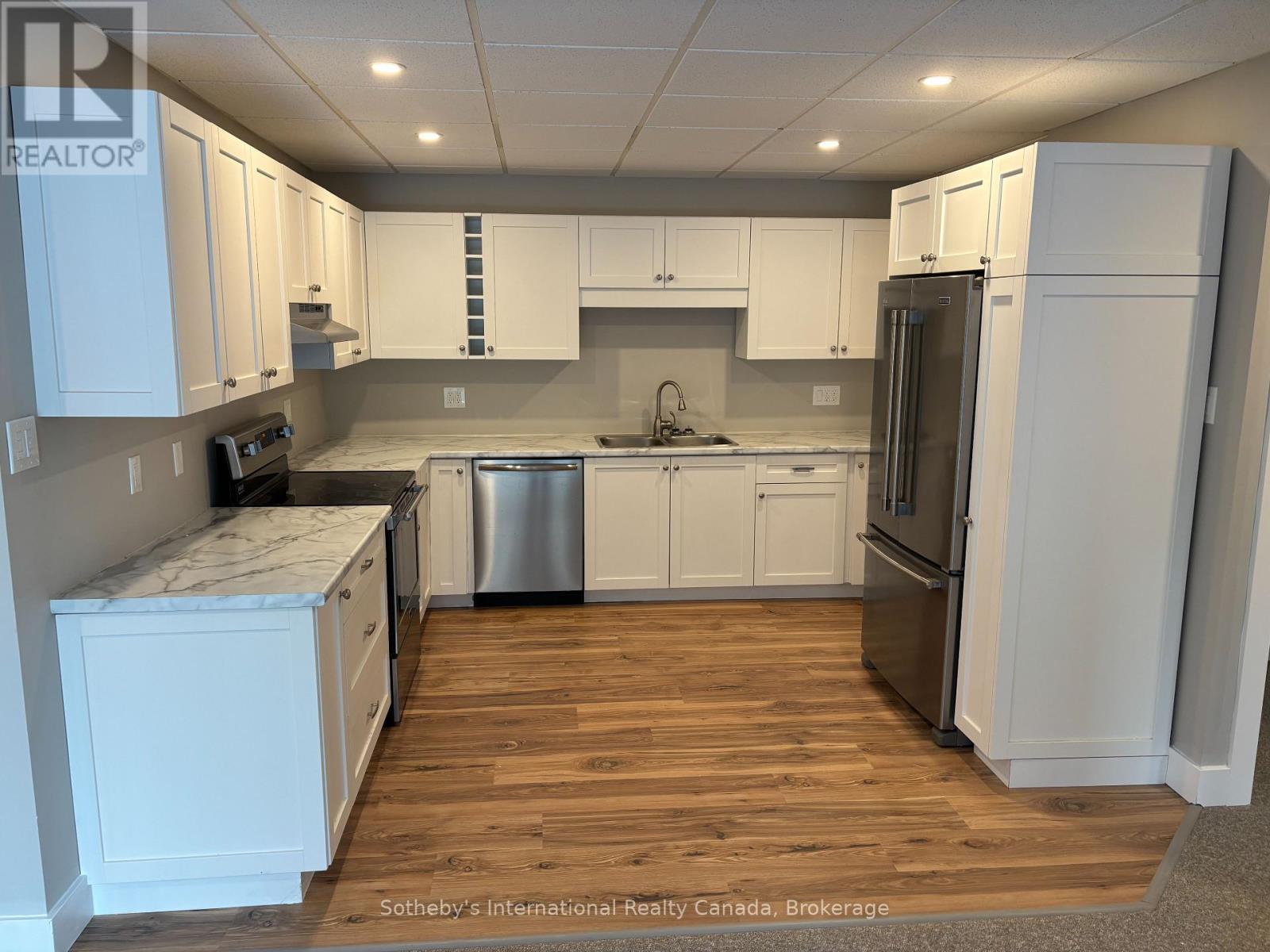 Kitchen - 62 - 209472 26 Highway, Blue Mountains, ON - Indoor Photo Showing Kitchen With Stainless Steel Kitchen