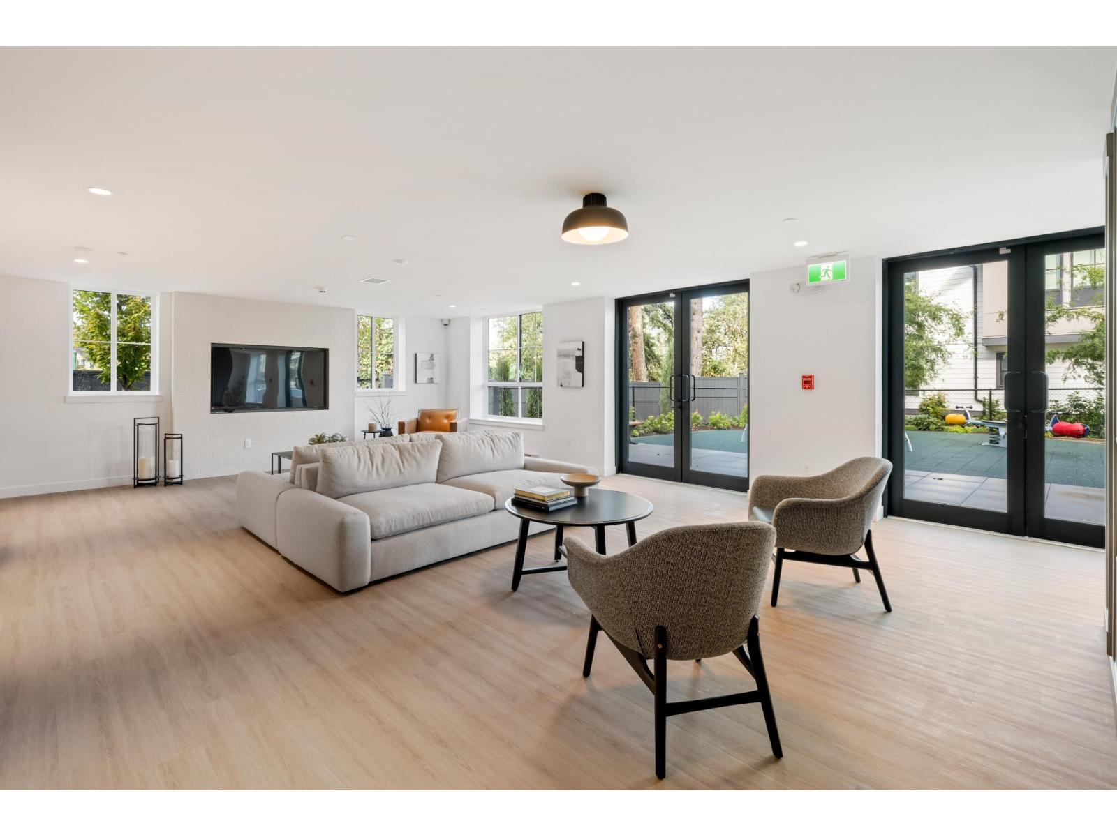 412 2425 166 Street, Surrey, BC - Indoor Photo Showing Living Room