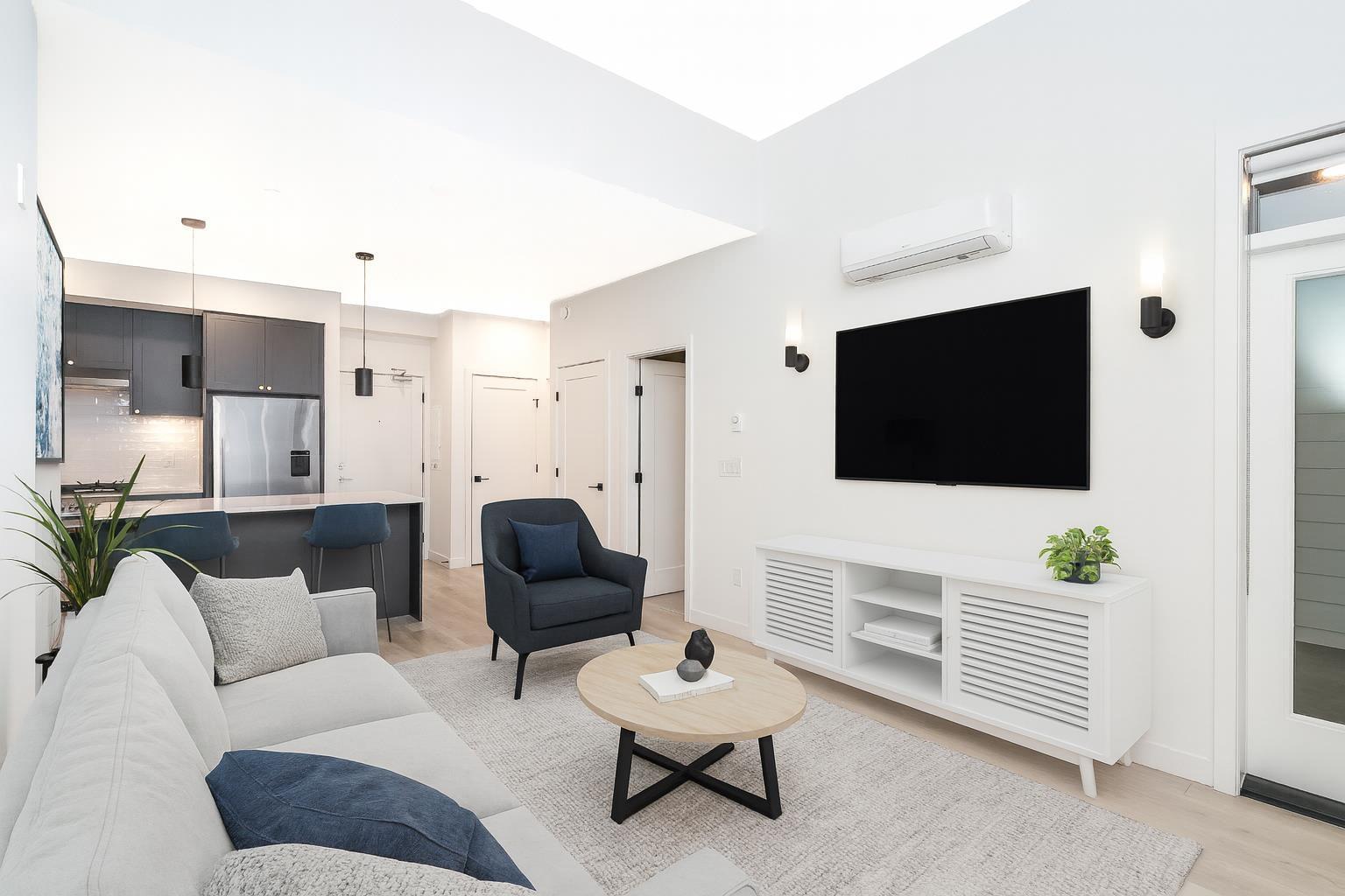 412 2425 166 Street, Surrey, BC - Indoor Photo Showing Living Room