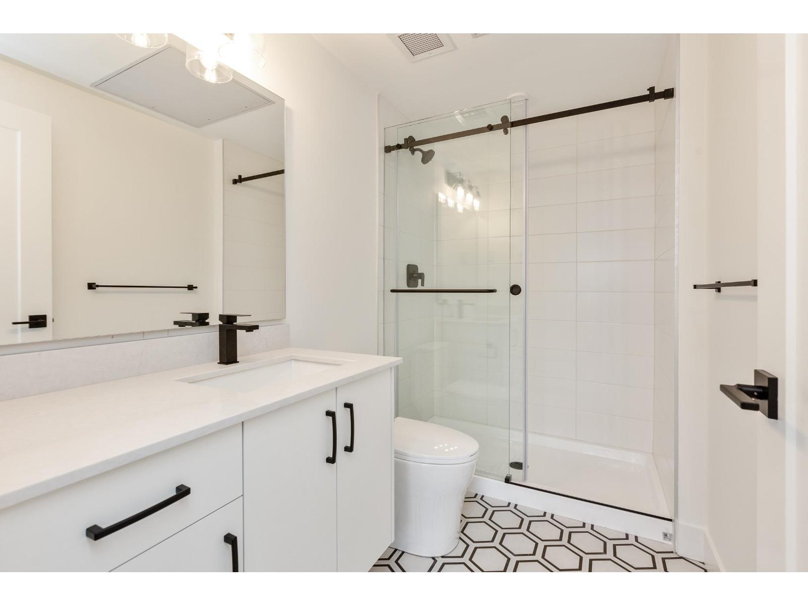 114 20282 72B Avenue, Langley, BC - Indoor Photo Showing Bathroom