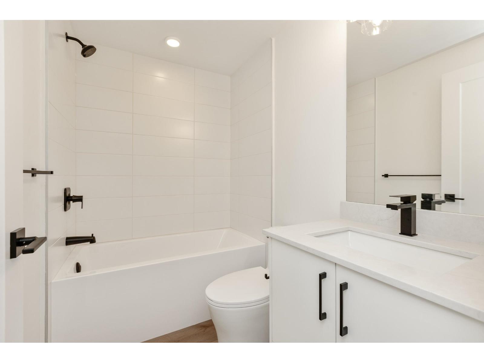 114 20282 72B Avenue, Langley, BC - Indoor Photo Showing Bathroom