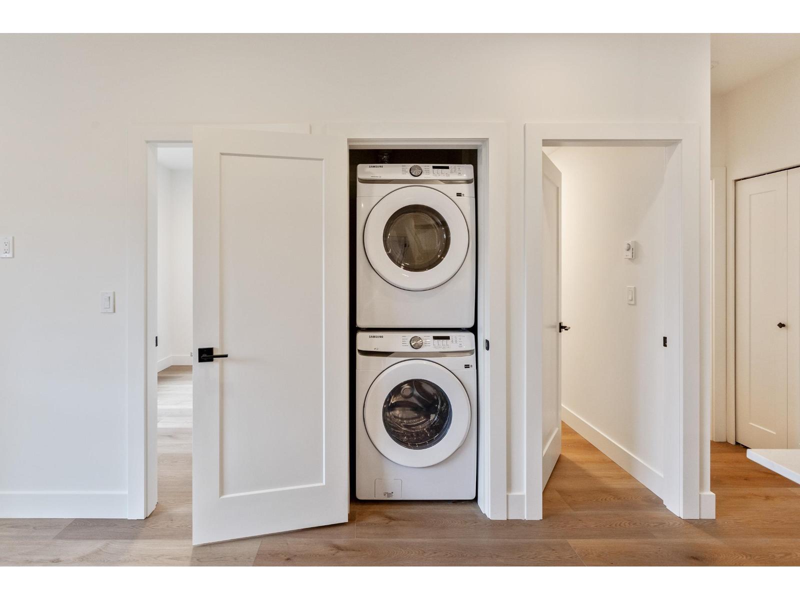 114 20282 72B Avenue, Langley, BC - Indoor Photo Showing Laundry Room