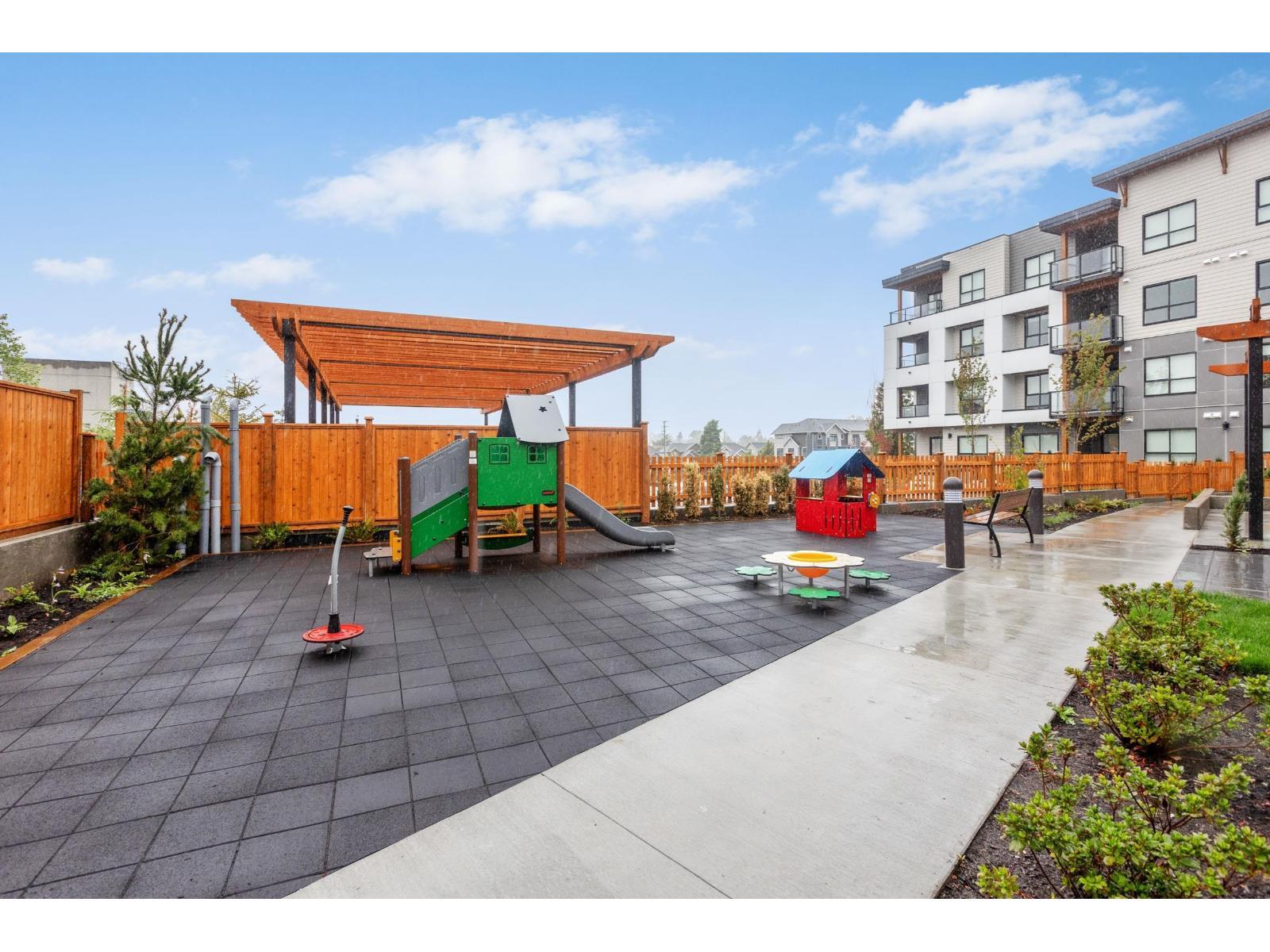 114 20282 72B Avenue, Langley, BC - Outdoor