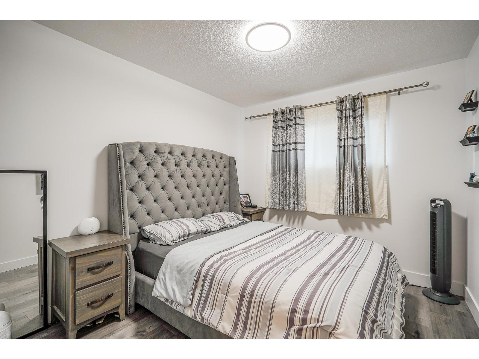 15270 84A Avenue, Surrey, BC - Indoor Photo Showing Bedroom