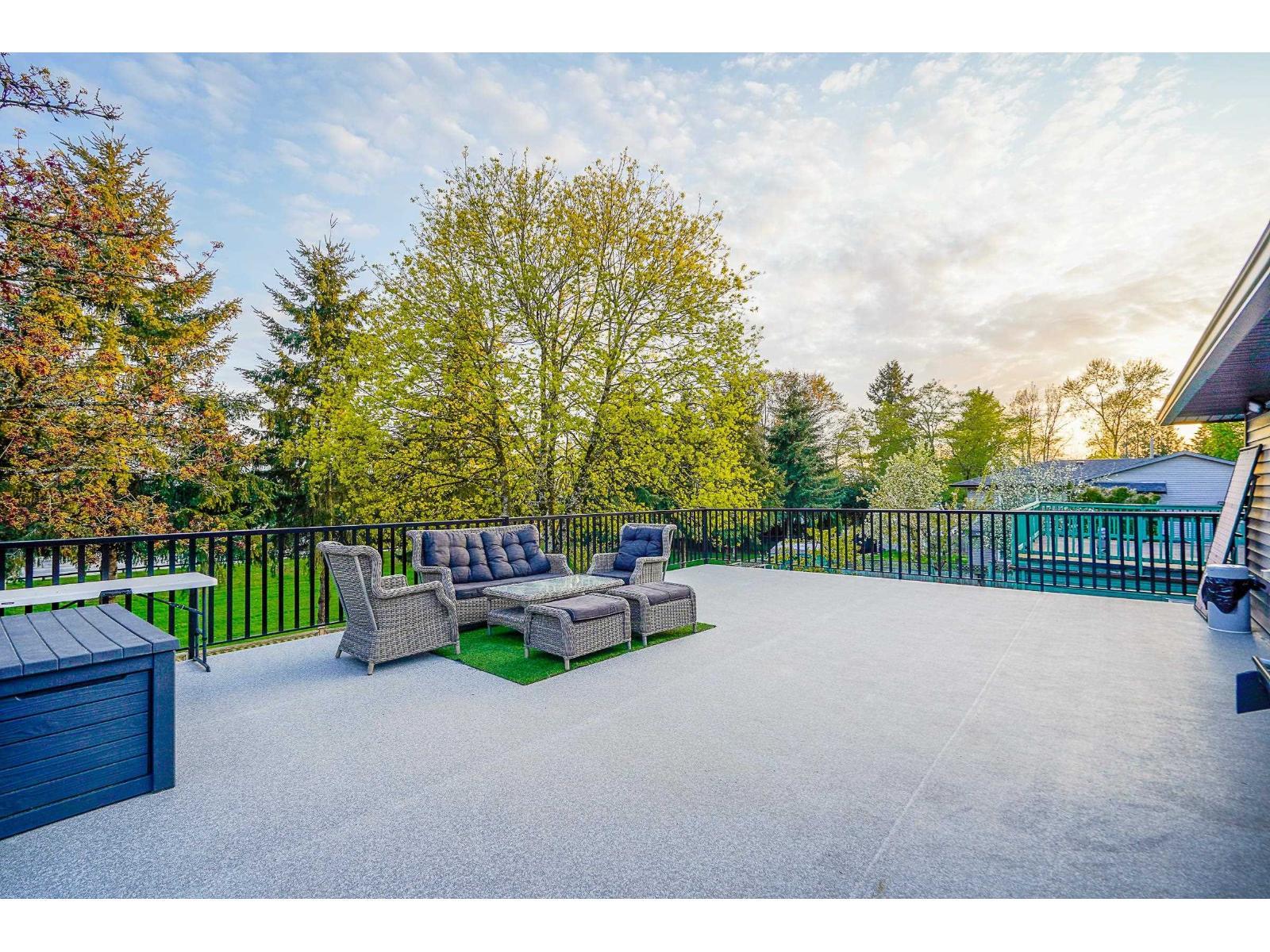 15270 84A Avenue, Surrey, BC - Outdoor
