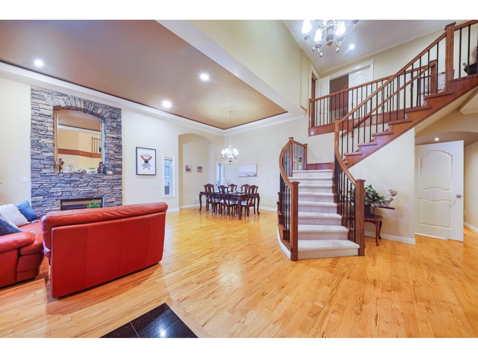 15777 109A Avenue, Surrey, BC - Indoor