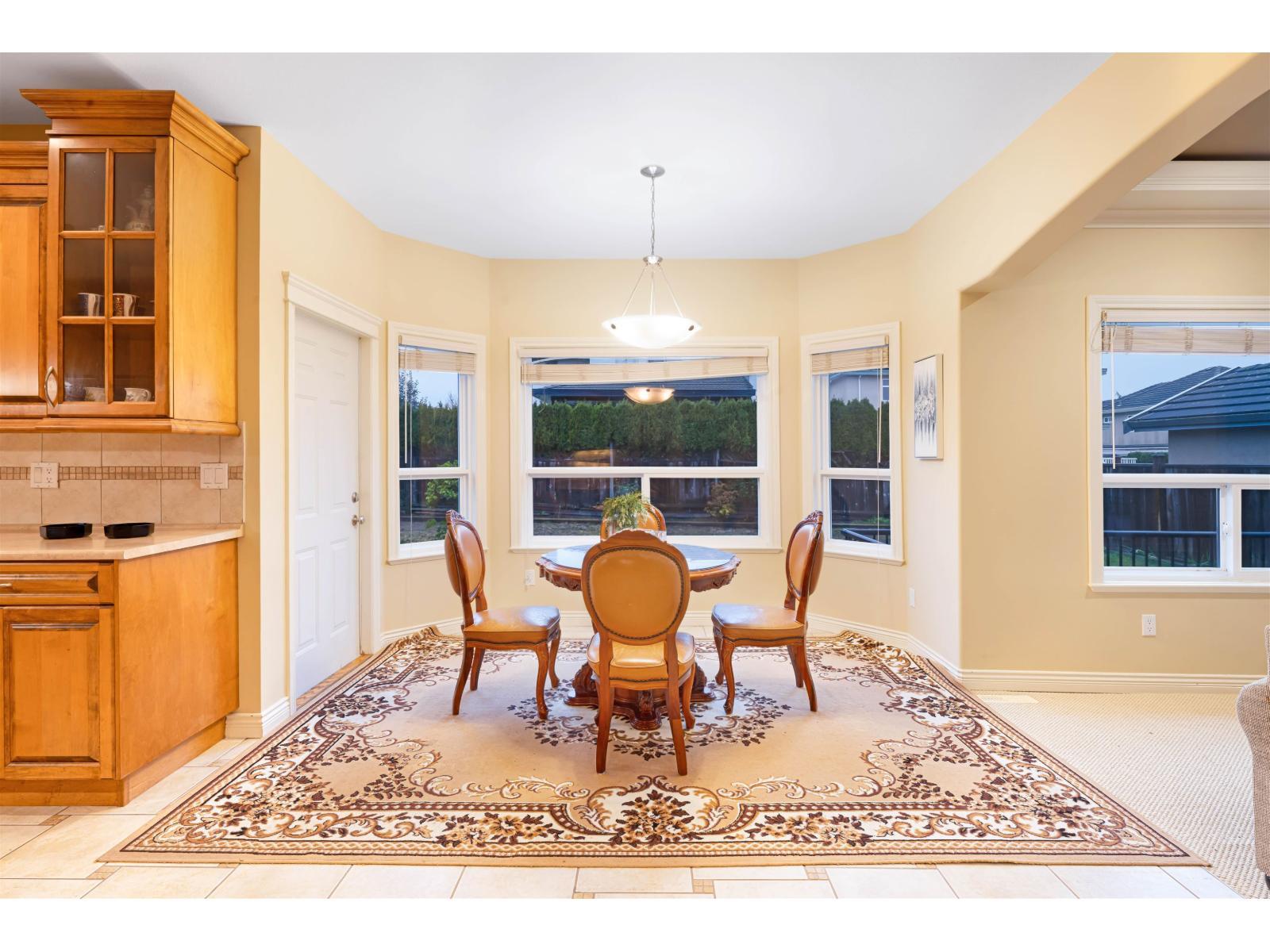 15777 109A Avenue, Surrey, BC - Indoor Photo Showing Living Room With Fireplace