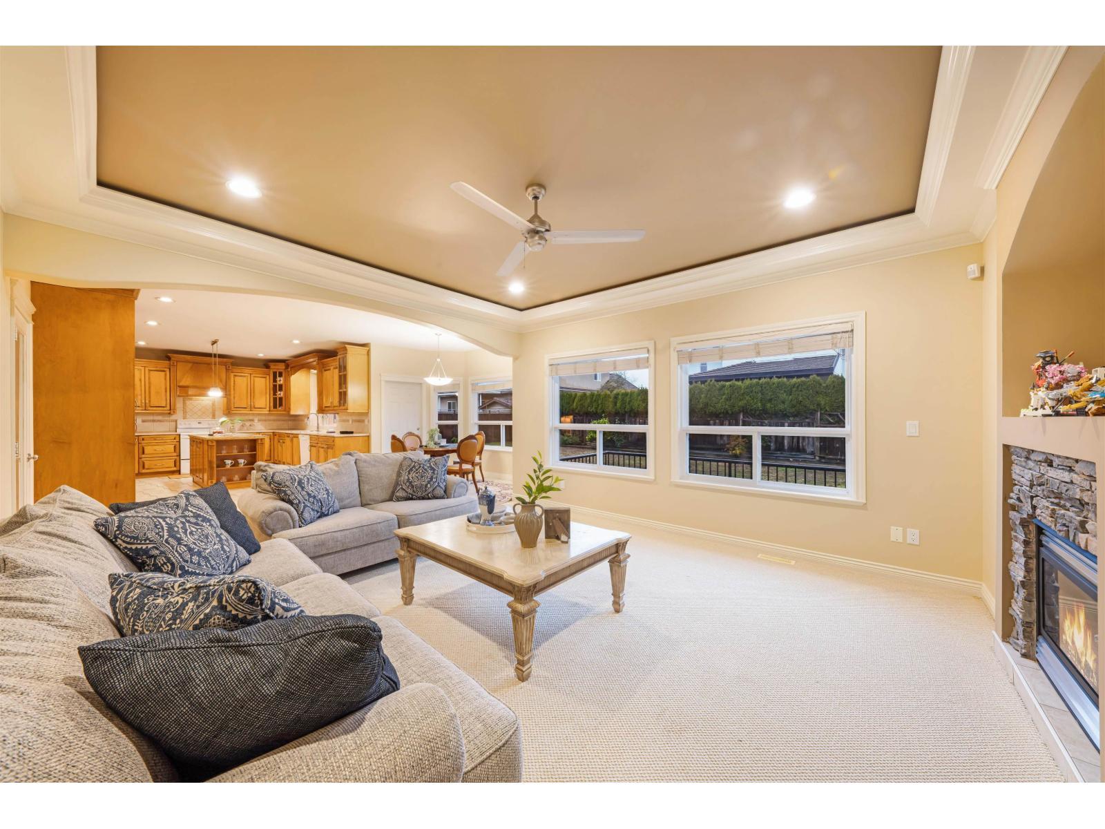 15777 109A Avenue, Surrey, BC - Indoor Photo Showing Kitchen With Double Sink