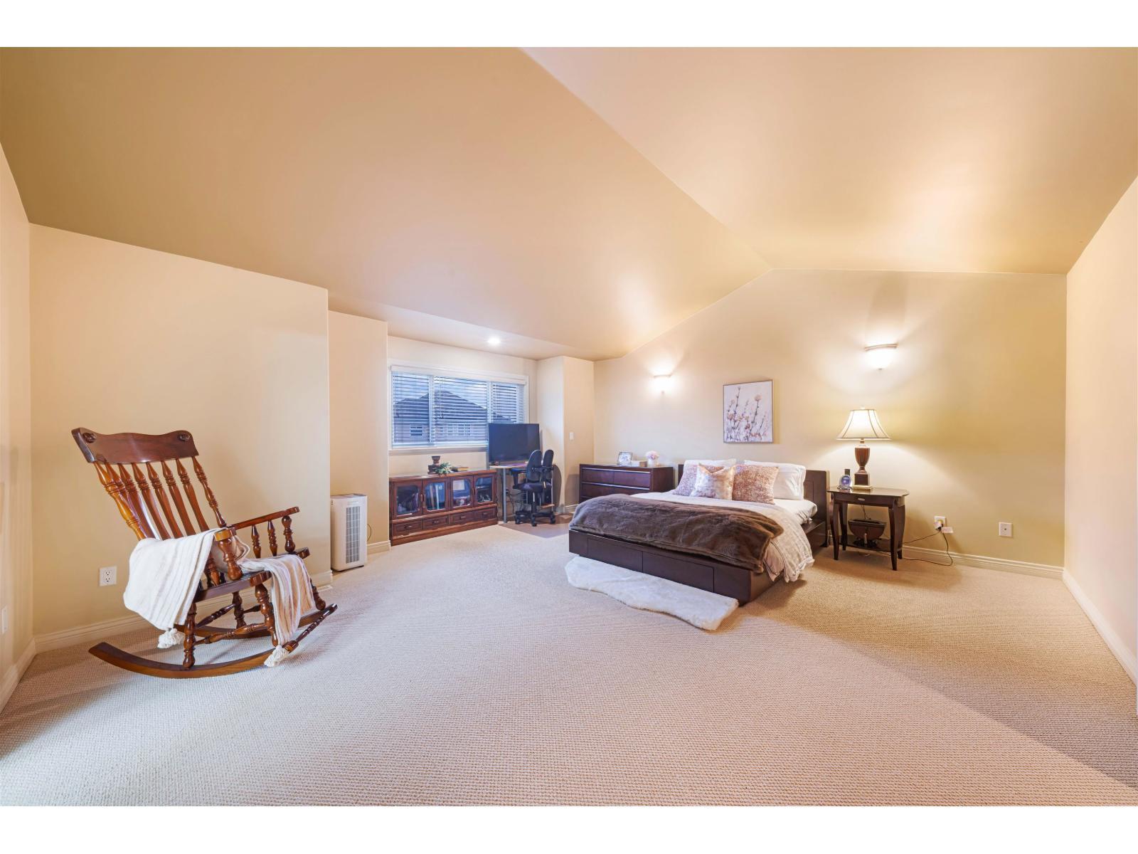 15777 109A Avenue, Surrey, BC - Indoor