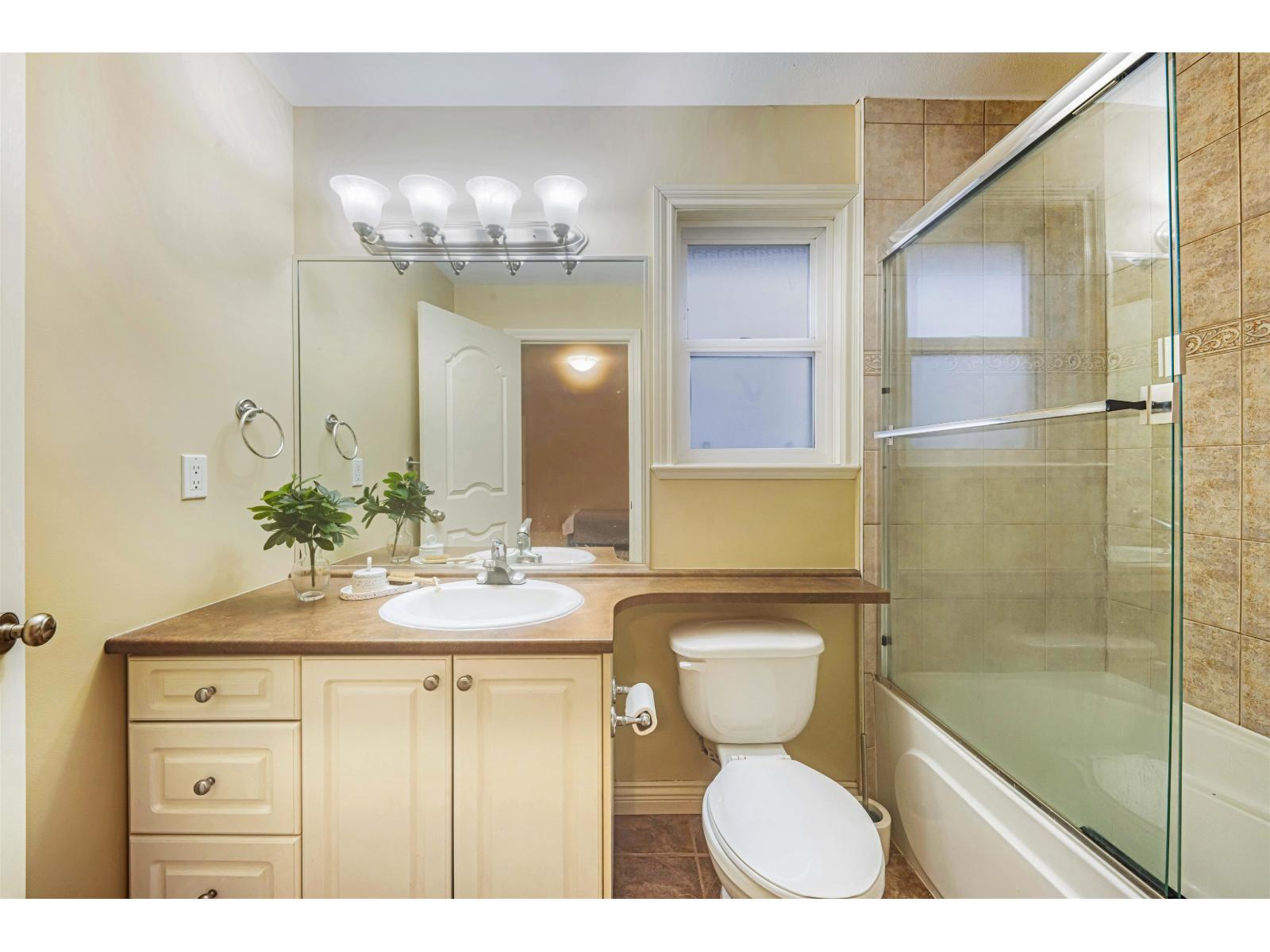 15777 109A Avenue, Surrey, BC - Indoor Photo Showing Bedroom