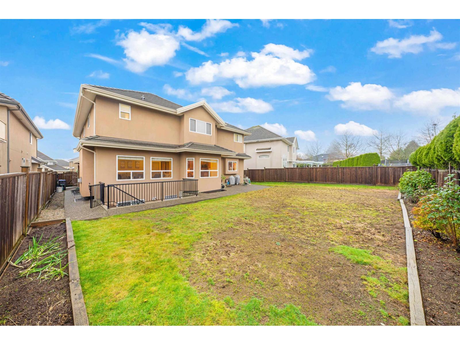 15777 109A Avenue, Surrey, BC - Outdoor With Facade
