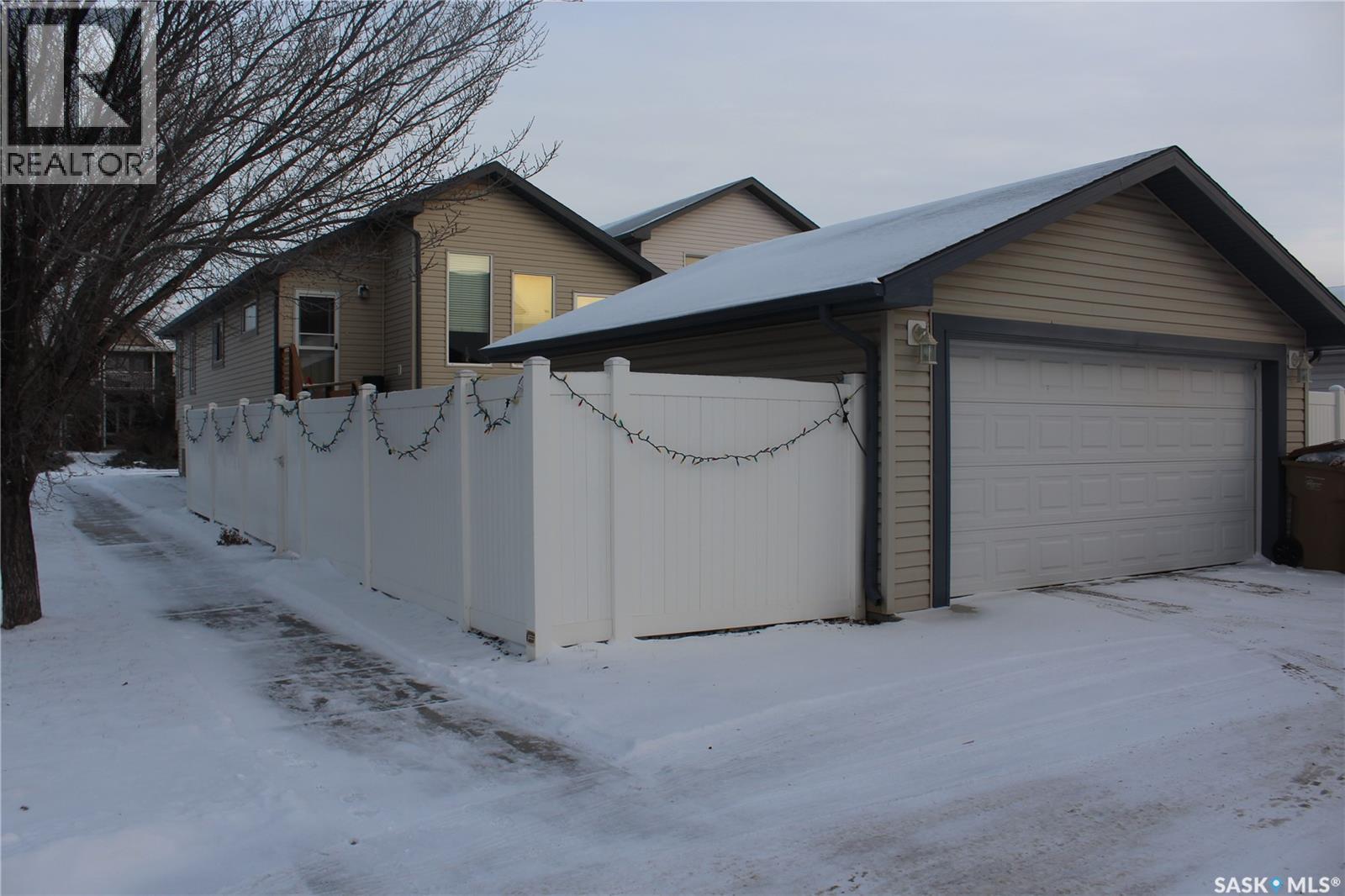 3330 Green Moss Lane, Regina, SK - Outdoor With Exterior