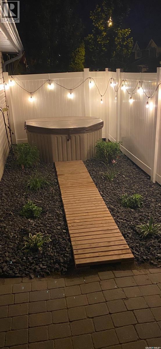 3330 Green Moss Lane, Regina, SK - Outdoor