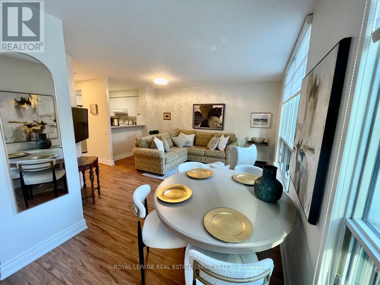 209 - 942 Yonge Street, Toronto, ON - Indoor Photo Showing Dining Room