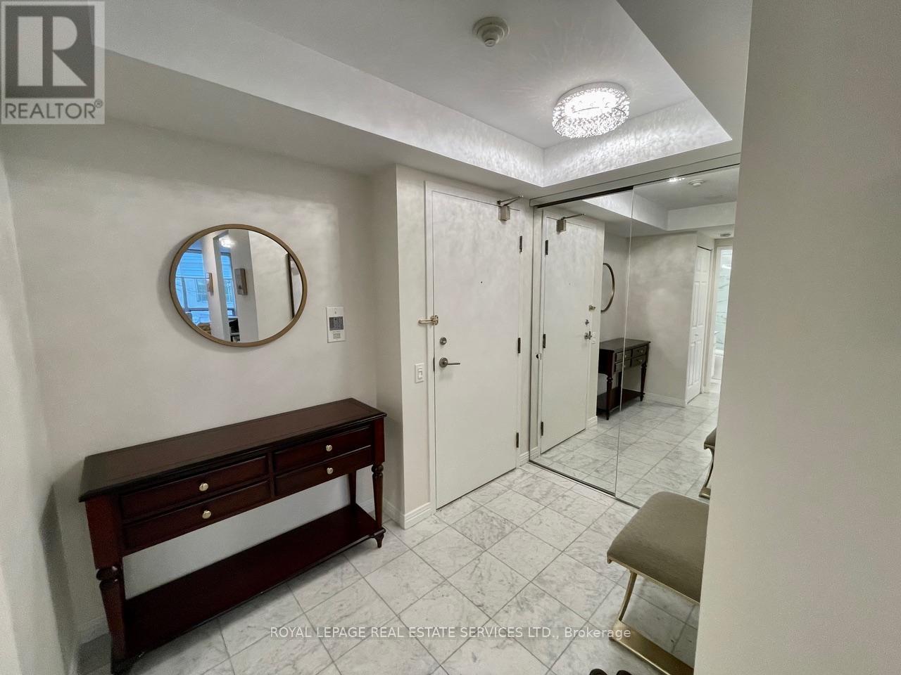 209 - 942 Yonge Street, Toronto, ON - Indoor Photo Showing Other Room