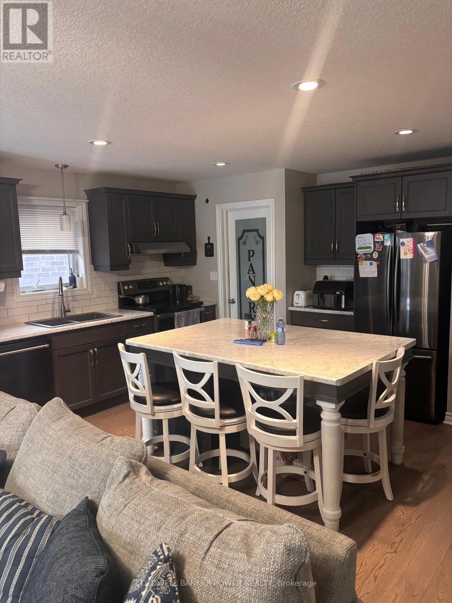 11 Ashberry Place, St. Thomas, ON - Indoor Photo Showing Kitchen