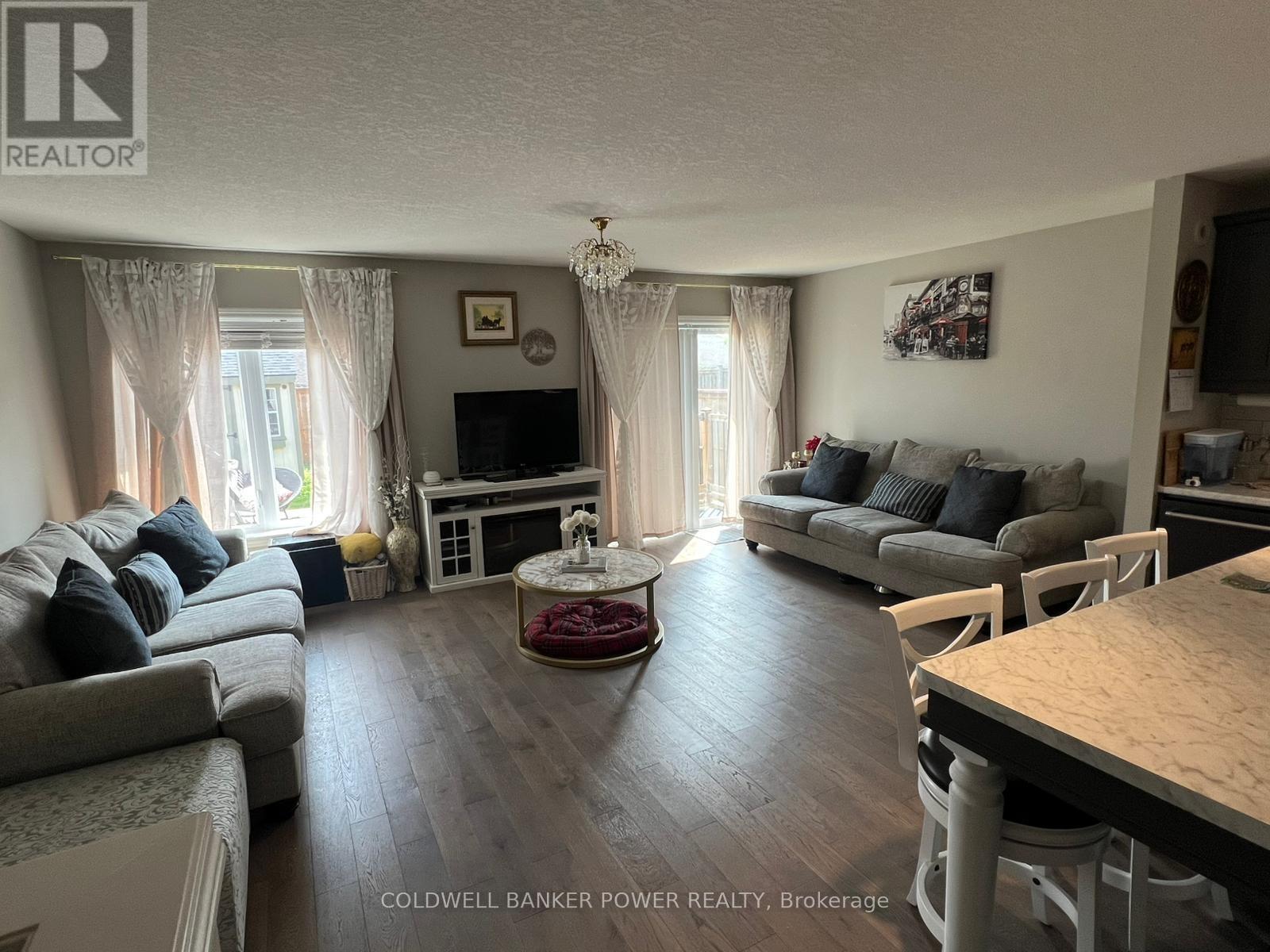 11 Ashberry Place, St. Thomas, ON - Indoor Photo Showing Living Room