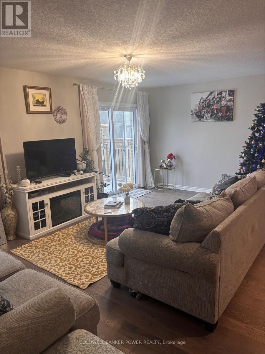 11 Ashberry Place, St. Thomas, ON - Indoor Photo Showing Living Room