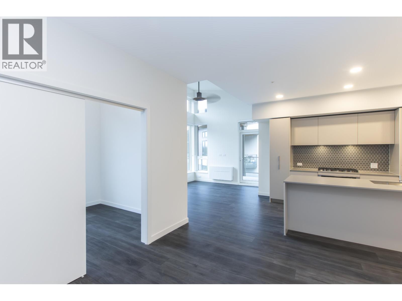 615 1504 Scott Cres, Squamish, BC - Indoor Photo Showing Kitchen