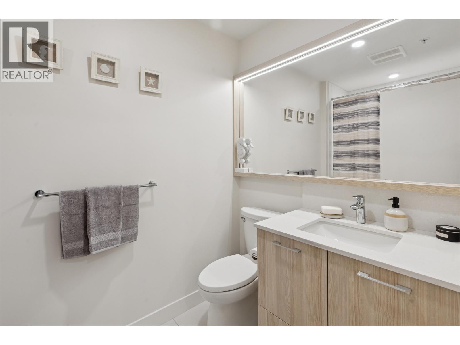 225 721 Anskar Court, Coquitlam, BC - Indoor Photo Showing Bathroom